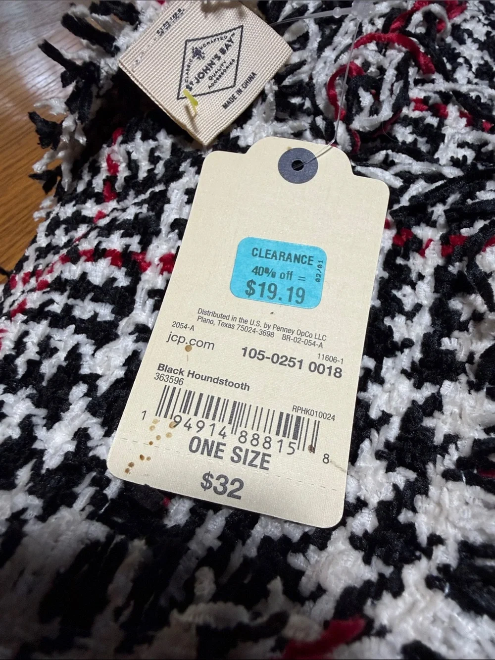 St. John's Bay Black White and Red Houndstooth Scarf